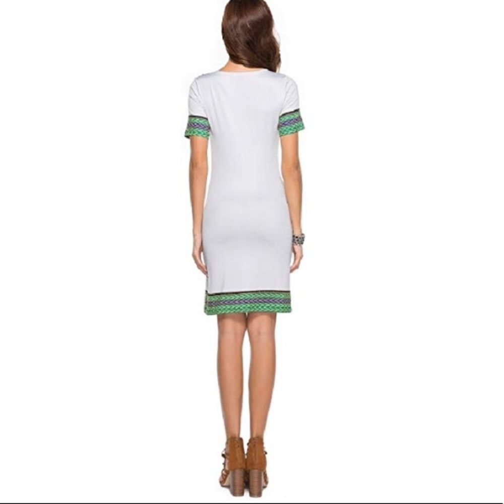 Bohemian V-Neck Tunic with Front Pockets - Picture 4 of 7